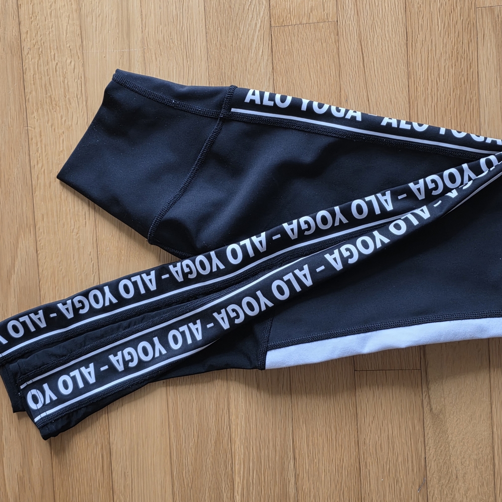 ALO Yoga Black Leggings with Elastic Waistband